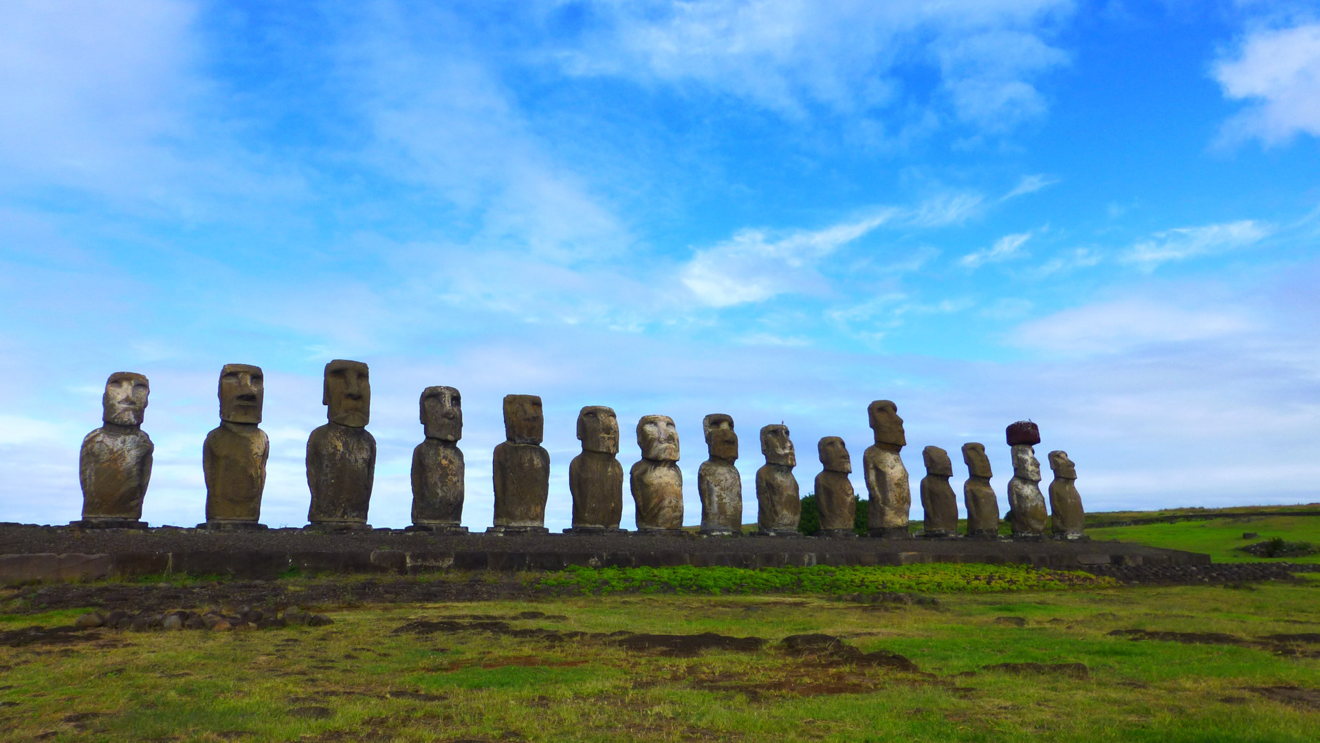 Akmeninės statulos Velykų saloje